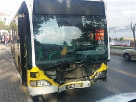 Ü­s­k­ü­d­a­r­­d­a­ ­İ­E­T­T­ ­o­t­o­b­ü­s­ü­ ­i­l­e­ ­o­t­o­m­o­b­i­l­i­n­ ­ç­a­r­p­ı­ş­m­a­ ­a­n­ı­